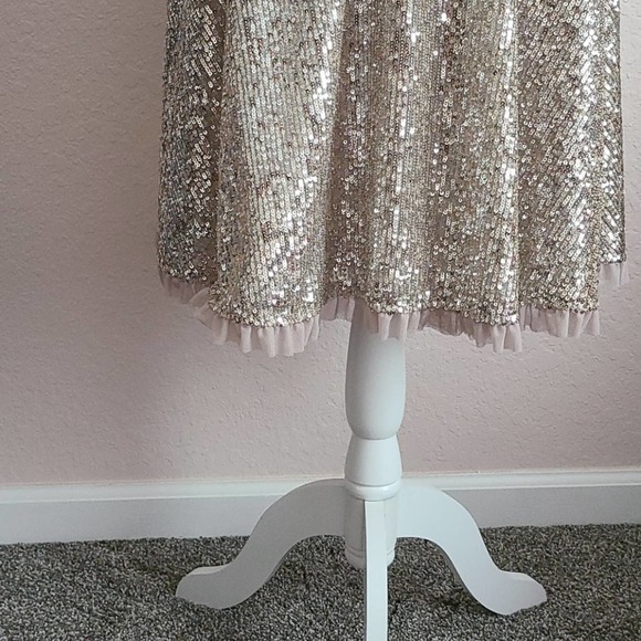 NWT Gal Meets Glam Waterfall Sequin Fit & Flare Dress - Picture 15 of 17